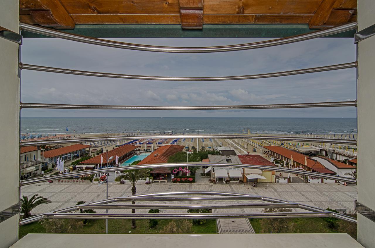 فيلا Attico Panoramico Fronte Mare ليدو دي كامايوري المظهر الخارجي الصورة